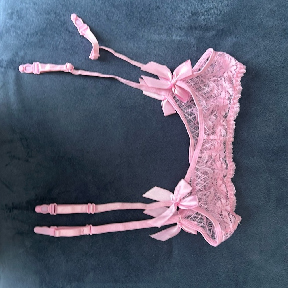 One size garter belt